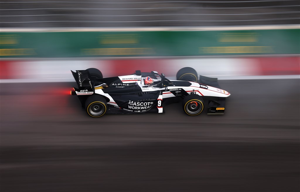Christian Lundgaard vil slutte Formel 2 af med maner.
(Foto: Getty Images)